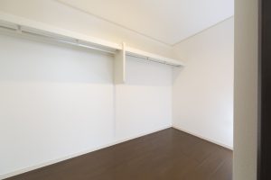 東松山市T様邸｜WICで収納力UP、落ち着きのある内装