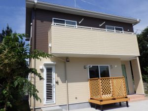 東松山市Y様邸｜上下の外壁の貼り分けがいいｱｸｾﾝﾄ