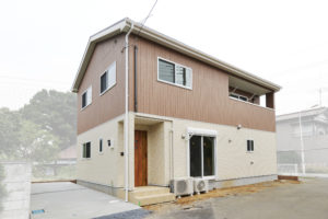 東松山市N様邸｜木と石積みが似合うナチュラルハウス