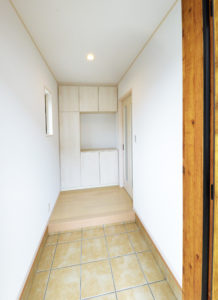東松山市N様邸｜木と石積みが似合うナチュラルハウス