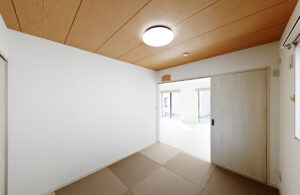 東松山市M様邸｜ホワイト×ブルーのフレンチシック平屋