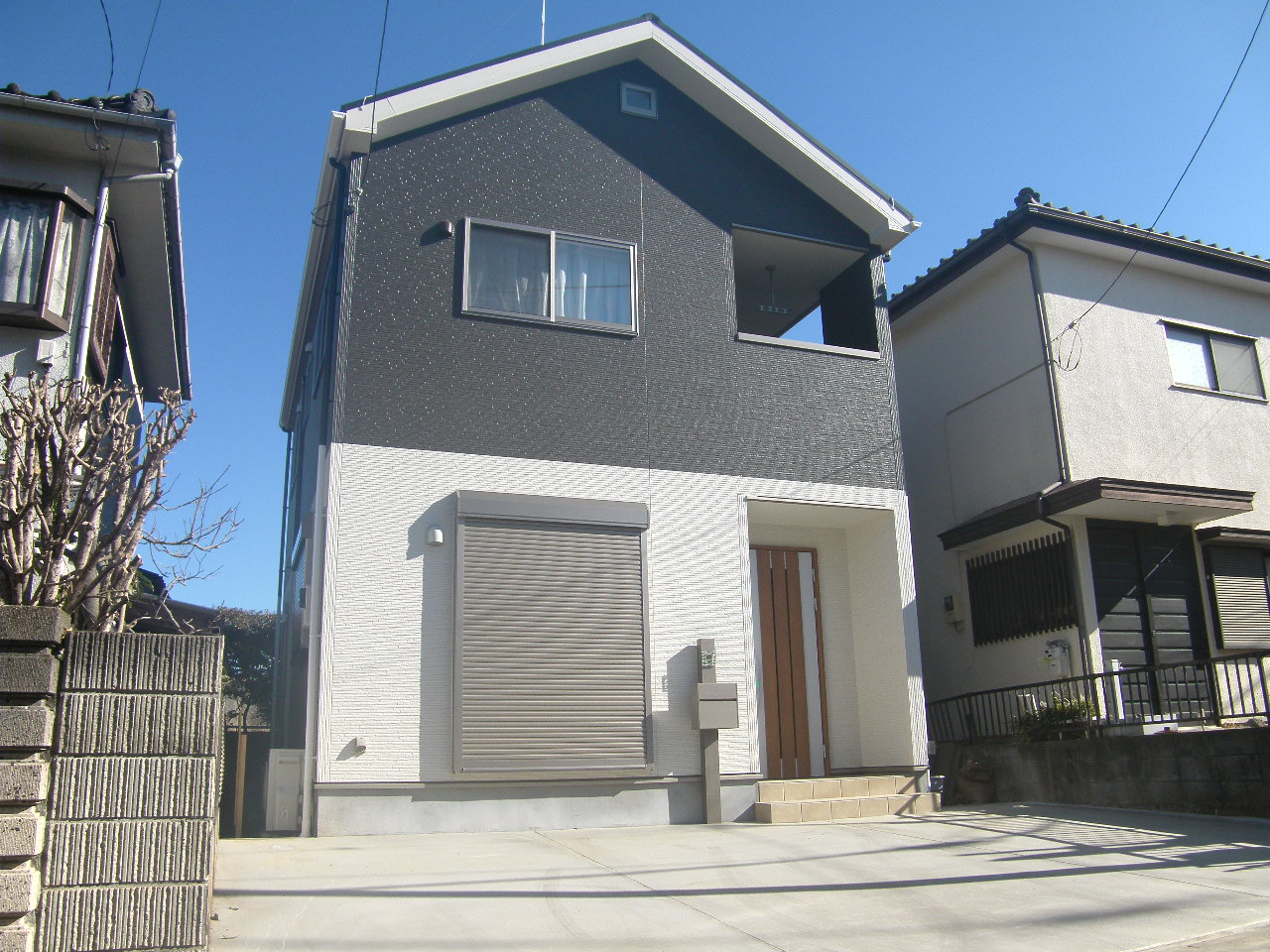 越生町S様邸｜シンプルモダンな小屋裏収納のある家